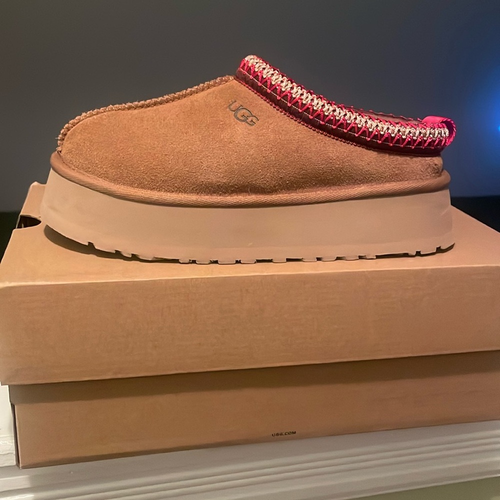 Brand new Ugg Tazz